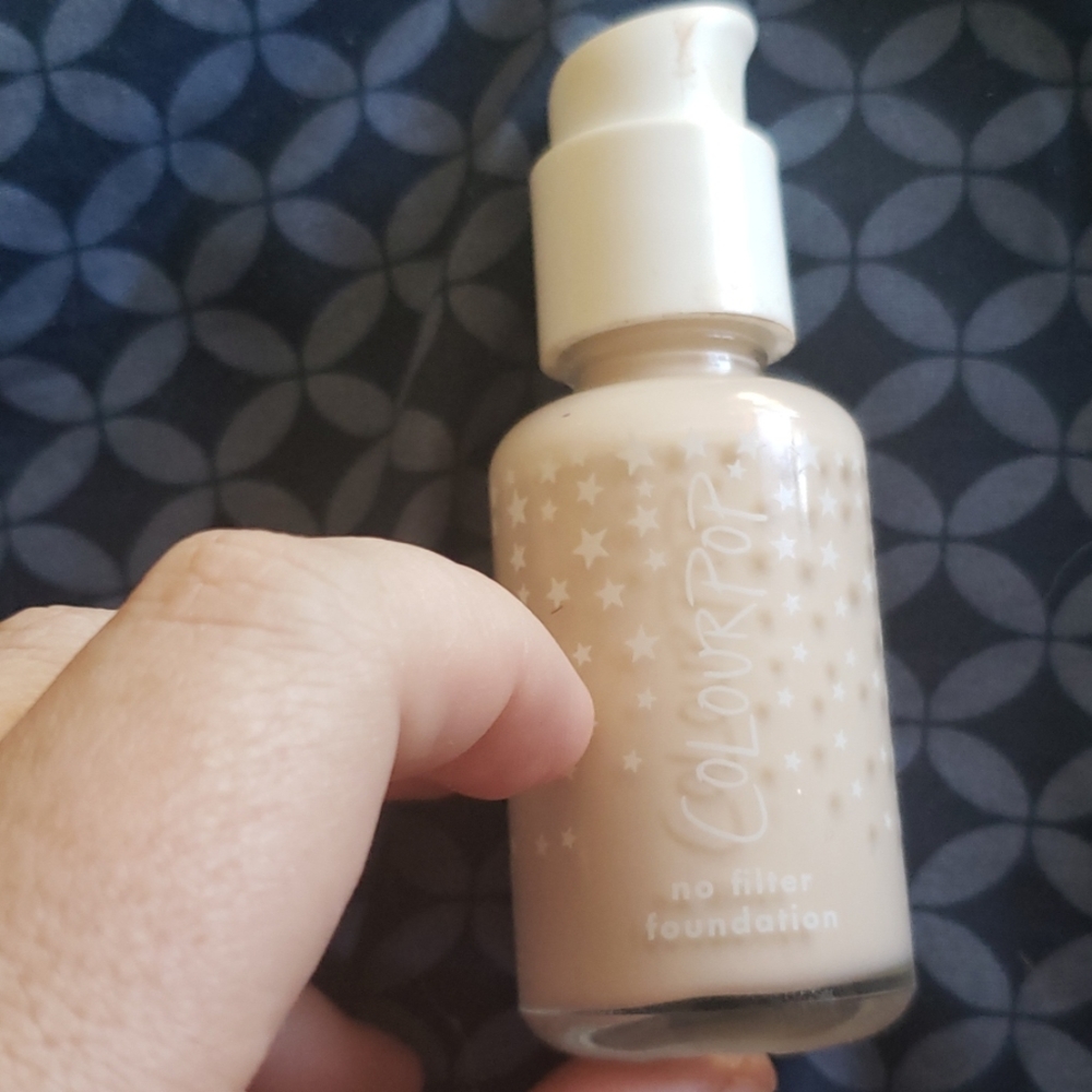 Colourpop no filter foundation